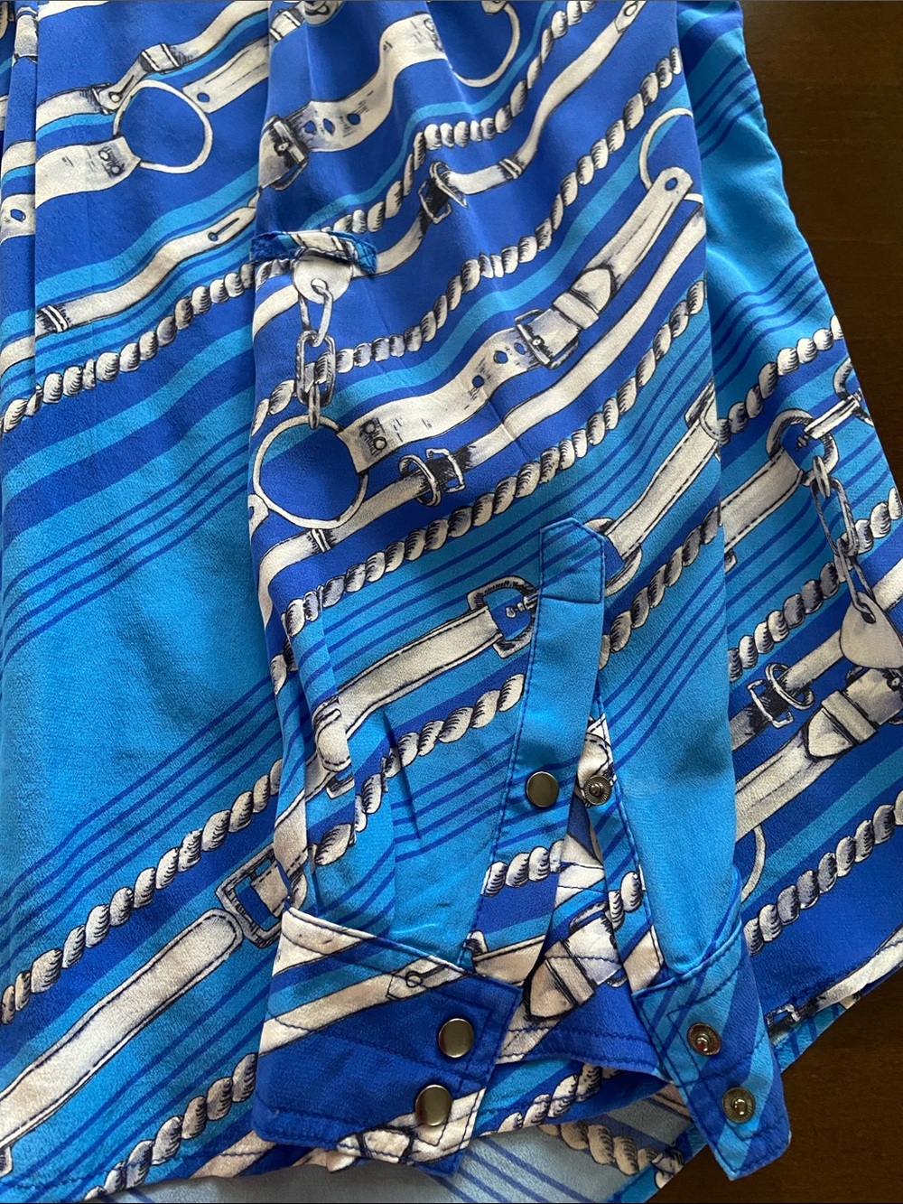 Tyler Boe Olivia Silk Bold Blue Equestrian Chain and Belt Pattern Blouse. Size M - Picture 11 of 13